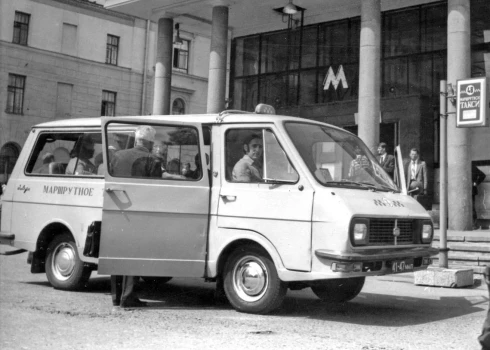 Maršruta taksometrs RAF 2203 kursēja lielākajās PSRS metropolēs.