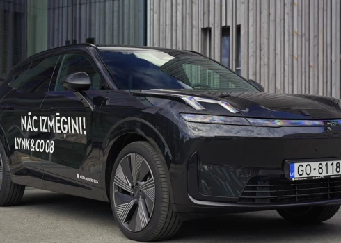 Lynk & Co 08 ierašanās arī sola papildus vilkmi, jo tas ir līdz šim smalkākais zīmola modelis Latvijā. 