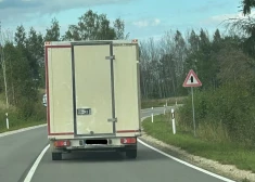 Balvu novada iedzīvotāja brīdina par kādu kravas auto šoferi, kas it kā aizdomīgi tuvojies bērnam