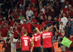 Latvijas futbola līdzjutējiem Albānijā uzbrukuši vietējie huligāni, ir cietušie