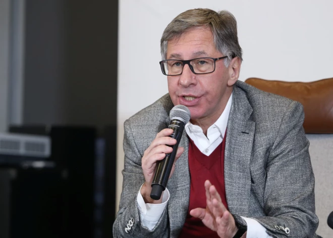 Pjotra Avena fonds piedāvājis pārfinansēt "airBaltic" obligācijas ar zemāku likmi, vēsta medijs