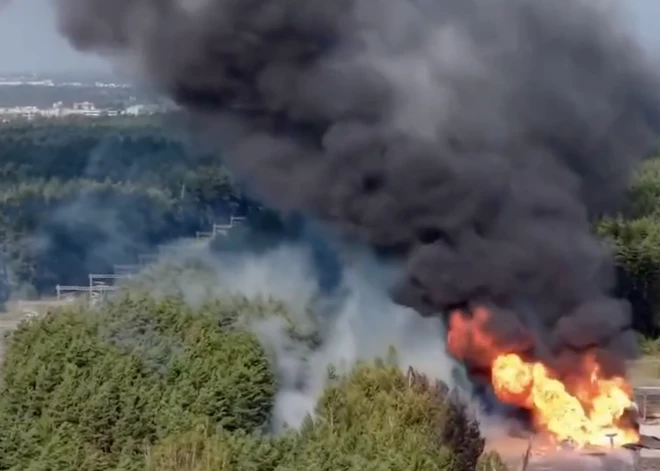 Gāzes cisternas Viļņā vēl joprojām ir liesmās - par notikušo uzsākta izmeklēšana