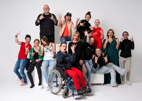 Platformā Tet TV+ jaunā sezona pieejama jau šobrīd, savukārt televīzijas kanālā 360 dalībnieču apņēmības pilnais ceļš uz jaunu dzīvi būs skatāms no 18. septembra katru ceturtdienu plkst. 21:15.