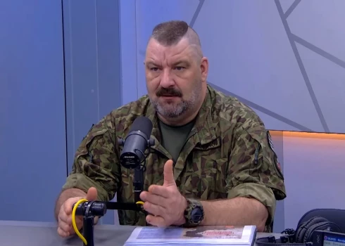 Военный эксперт Янис Слайдиньш объясняет, насколько реален распад России как страны к концу года.