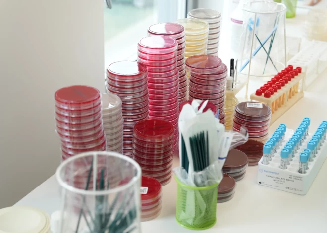 Valsts prezidents Edgars Rinkēvičs apmeklēja SIA "Centrālā laboratorija" pavasarī atklāto jauno laboratoriju.