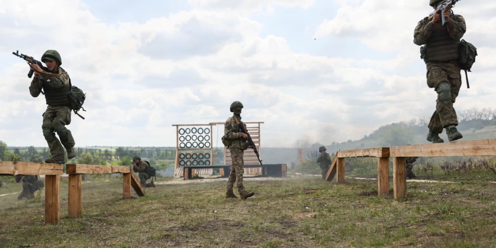 Latvijas amatpersonām jāsniedz konkrētāka informācija, ko darīt sabiedrībai militāro mācību "Zapad" laikā. 