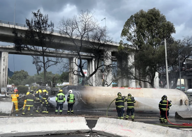 Mehiko gāzes autocisternas eksplozijā seši bojāgājušie; vairāku ievainoto stāvoklis kritisks