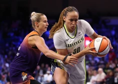 Kitija Laksa WNBA regulārās sezonas pēdējā mačā gūst astoņus punktus 