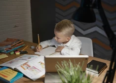 Svarīga VID informācija tiem, kuru apgādībā ir bērns, kurš mācās ārpus Latvijas