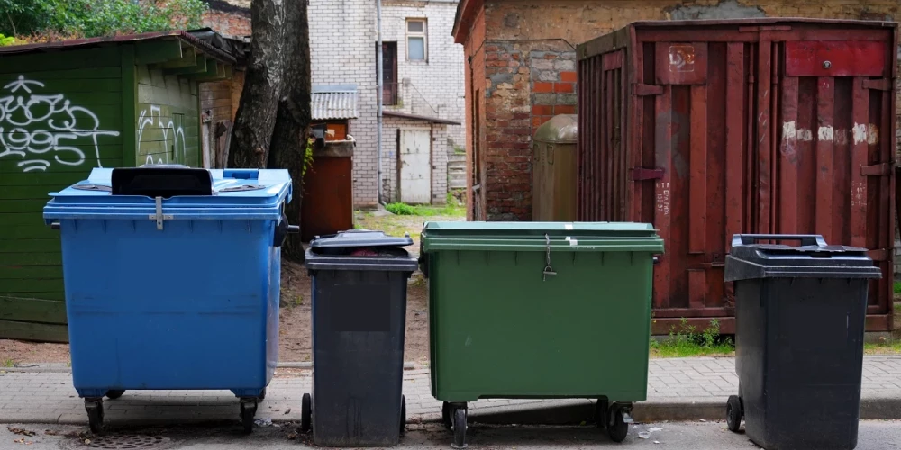 Mājokļu un vides komitejas priekšsēdētāja Elīna Treija atzīst, ka nodokļa palielinājums ir saistīts ar to, lai piespiestu iedzīvotājus šķirot arvien vairāk.
