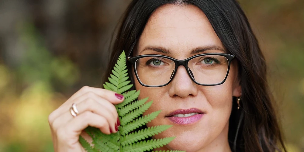Laura Sarkanābola