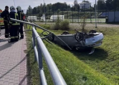 Rēzeknē futbola spēles laikā stadiona žogā iebrauc iereibis šoferis