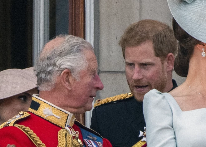 Karalis Čārlzs piekritis tikties ar princi Hariju tikai ar vienu noteikumu