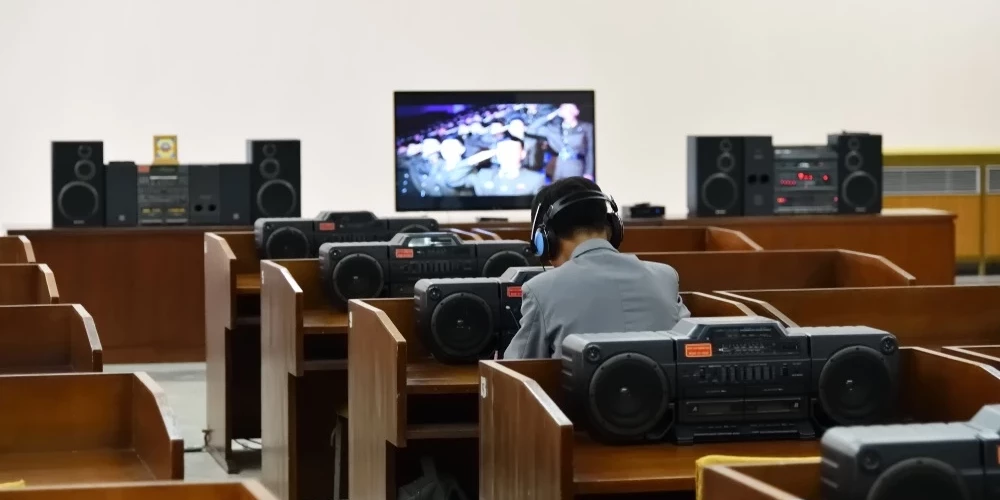 В Северной Корее смотреть разрешено только пропаганду.
