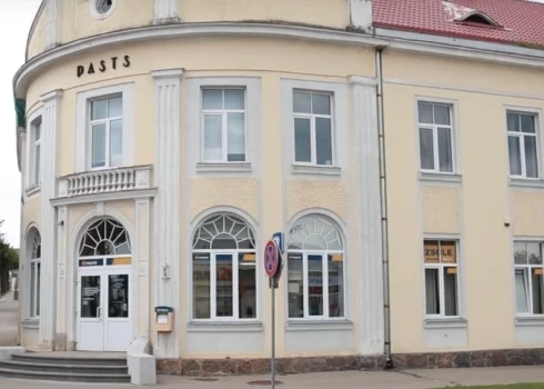 Latvijas Pasts продает историческое здание почты в Мадоне за 205 тысяч евро.