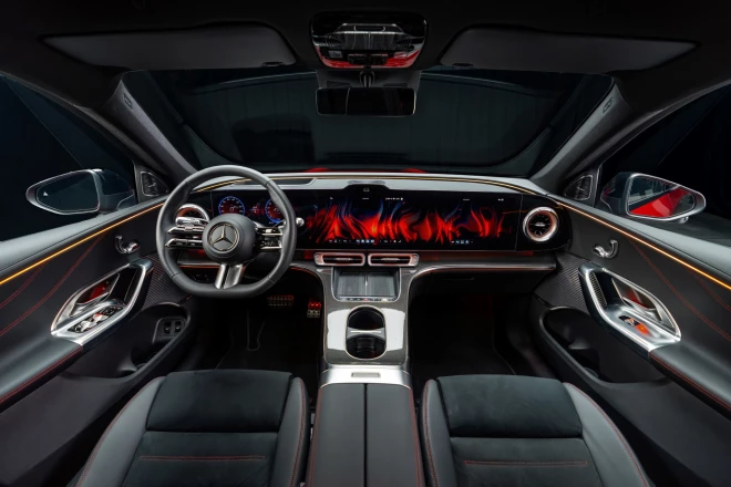 Jaunais "Mercedes - Benz GLC" ir nenoliedzami skaists auto un tā salona apdare ir dizaina šedevrs, taču jautājumus rada mazās ikoniņas uz displeja, kas diez vai atvieglo, piemēram, klimatkontroles regulēšanu, traucoties pa autobāni.