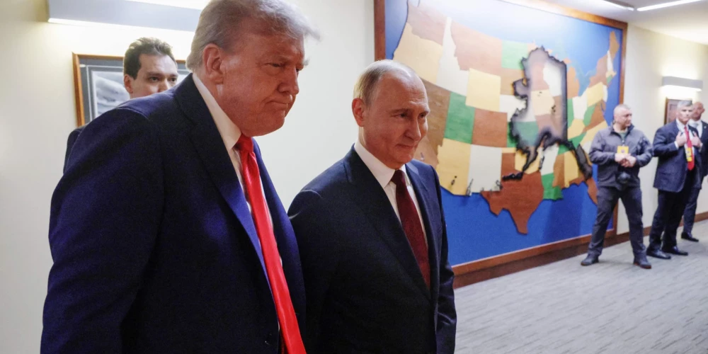 Donalds Tramps ar Vladimiru Putinu 2025. gada 15. augustā Aļaskā.