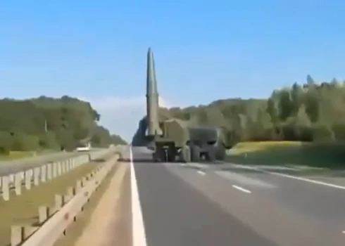 "Iskander" komplekss Kaļiņingradas apgabalā pie Polijas robežas (ekrānuzņēmums no "X")