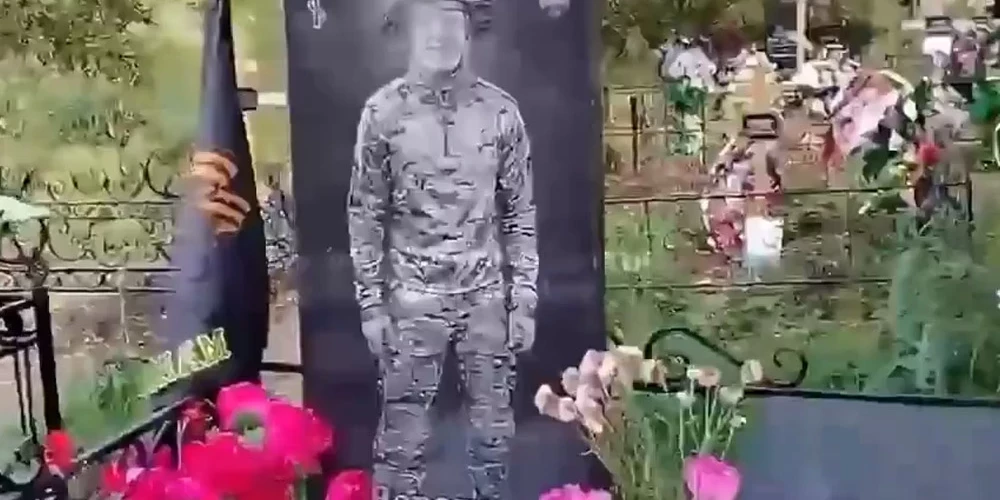 Krievijas pilsonis no Kemerovas apgabala nofilmējis video no savas pilsētas Miski kapsētas.