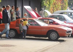 FOTO:  antīki automobiļi un motocikli - Tēva dienas auto salidojums pie Rīgas Motormuzeja