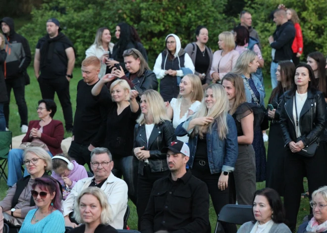 Sestdien, 13. septembrī, Strenčus pieskandināja mūziķis Miks Galvanovskis, pulcējot kopā krietnu pulciņu viņa mūzikas un talanta cienītāju.