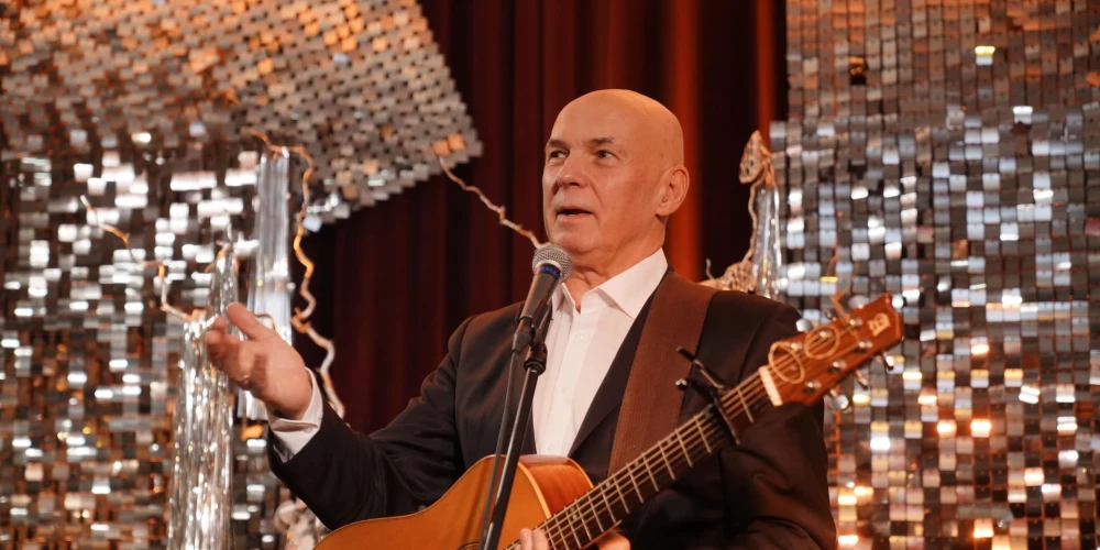 Dziedošais aktieris Varis Vētra decembrī taps par sešu bērnu tēvu.