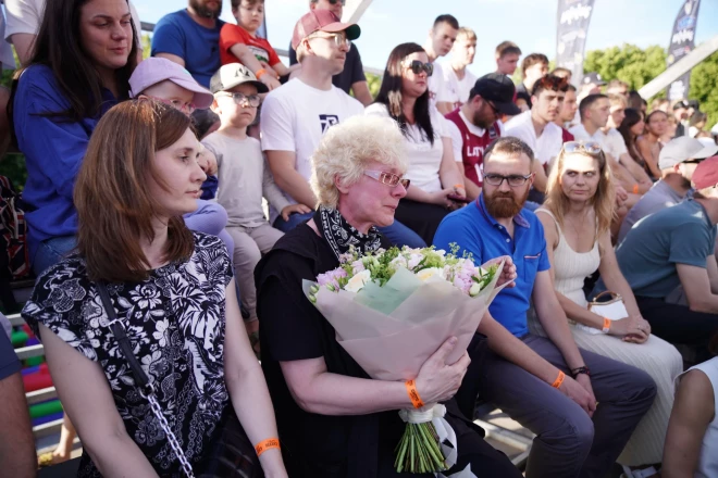 Jāņa mamma Ausma Timma šā gada 2. jūlijā, kad "Kings of Air" šova laikā Grīziņkalnā tika godināta viņas dēla piemiņa.