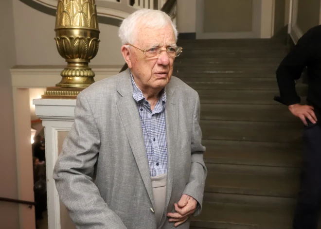 Skumja un nozīmīga diena Raimonda Paula dzīvē - maestro Edītes dzīvoklī atzīmē mirušās māsas dzimšanas dienu
