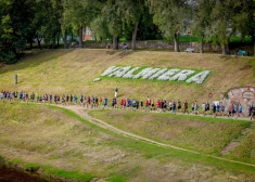 FOTO: Valmiera uzņem "Stirnu buku" pie Gaujas stāvkrastiem
