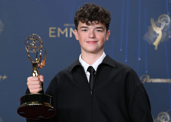 15-летний актер "Переходного возраста" получил премию "Эмми" за первую же сыгранную роль
