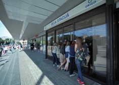 Policija rosinājusi apsūdzēt jauniešu grupu par laupīšanām un zādzībām Rīgas Centrālās stacijas apkaimē