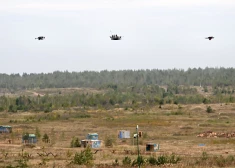 Mācībās "Zapad" liela uzmanība pievērsta dronu izmantošanai, atklāj Lietuvas ministre
