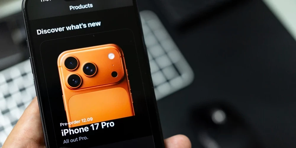 Особым спросом пользуются iPhone 17 Pro и iPhone 17 Pro Max в темно-синем цвете с 256 ГБ памяти.