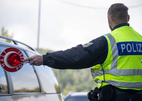 Vācijas policijai aizdomas par tīšu dzelzceļa infrastruktūras bojāšanu. 