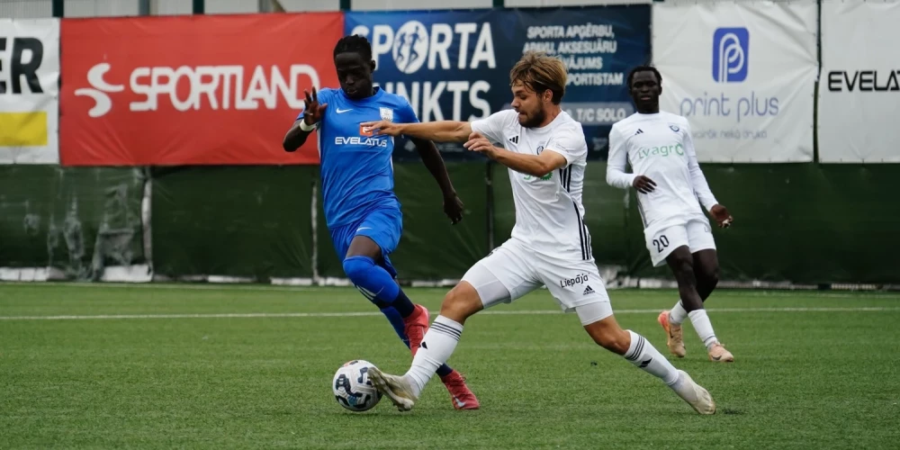 "Daugavpils" futbolisti abām komandām svarīgā mačā uzvar "Grobiņu".