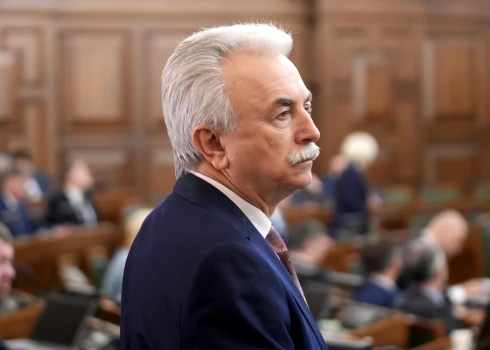 Бывший председатель Конституционного суда Гунарс Кутрис.