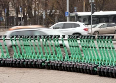 Opozīcijas politiķi ierosina ierobežot koplietošanas elektroskrejriteņu lietošanu naktī, lai uzlabotu satiksmes drošību