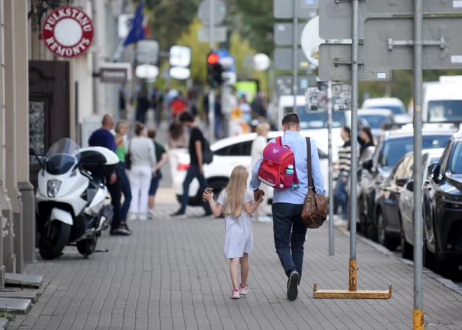 Tēvi visbiežāk meklē palīdzību audzināšanā un attiecībās