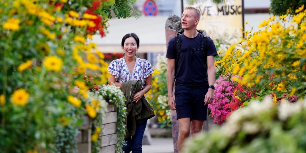 No 16. līdz 19. septembrim katru darba dienu pēcpusdienā Rīgas centrā būs sastopami videi draudzīgas pārvietošanās vēstneši, kuri sveiks un uzmundrinās kājāmgājējus, velobraucējus, skrituļslidotājus un citus kustībā esošus cilvēkus. 