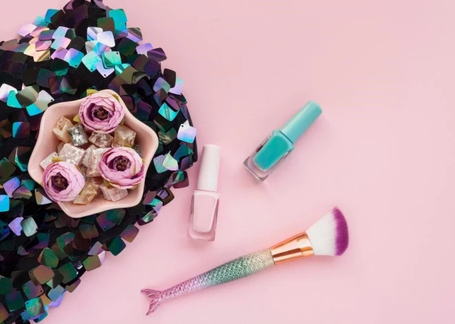 Тop produkti dekoratīvās kosmētikas pasaulē: populārākie grima līdzekļi