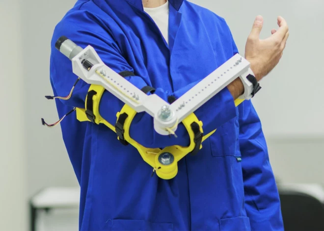 No studentu idejas līdz nākotnes tehnoloģijai: Latvijā top eksoskelets ikdienai