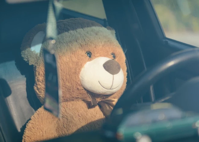 В Лиепае в машине нашли младенца рядом с родителями-наркоманами в отключке