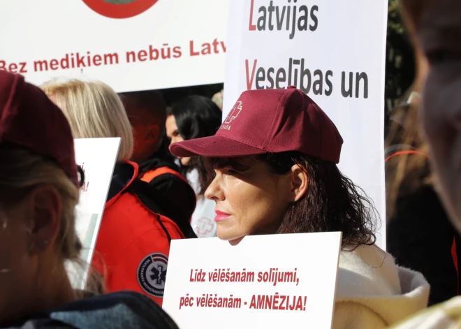 LVSADA: ka nebūs lēmuma par mediķu algām, sāksim kolektīvo interešu strīdu