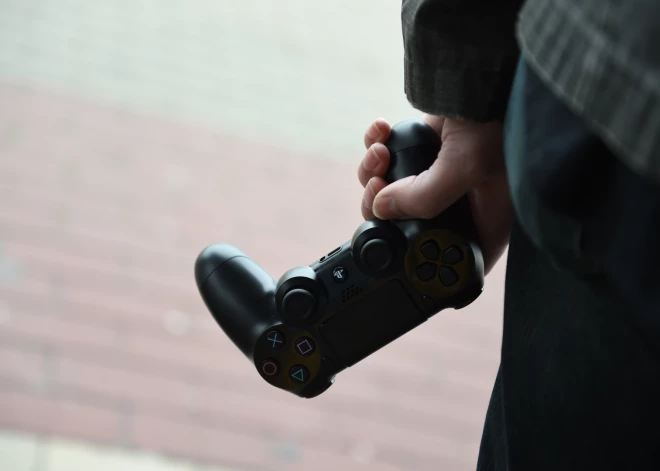 “Call of Duty” turpmāk uz klusuma režīmu? Cietumos ierobežo vairāku videospēļu lietošanu