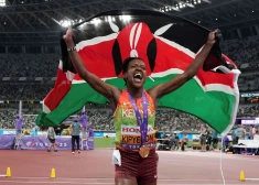 Feita Kipjegona jau ceturto reizi kļūst par pasaules čempioni 1500 metru skriešanā
