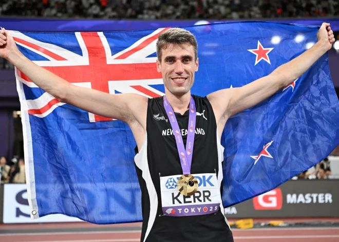 Olimpiskais čempions Heimišs Kers kļūst par pasaules čempionu augstlēkšanā ar atkārtotu personisko rekordu