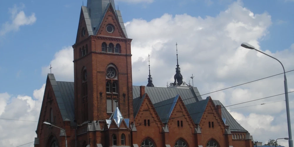 Daugavpils Mārtiņa Lutera evaņģēliski luteriskā katedrāle (foto: "Wikipedia")