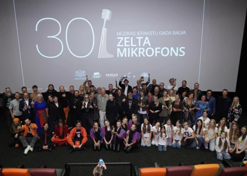 "Zelta mikrofons" ar laureātu salidojumu svin 30 gadu jubileju (foto: Mārtiņš Ziders)