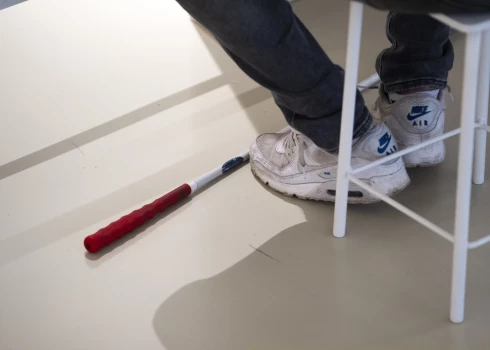 Rēzeknes domes pārstāvji sola pilsētu padarīt neredzīgiem cilvēkiem draudzīgāku.