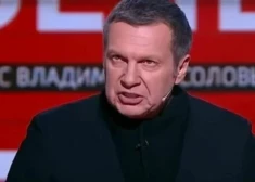 Kremļa propagandists Solovjovs tiešsaistē nejauši nopludina okupantu pozīcijas: Ukrainas aizstāvji ar dronu uzspridzina viņu štābu 